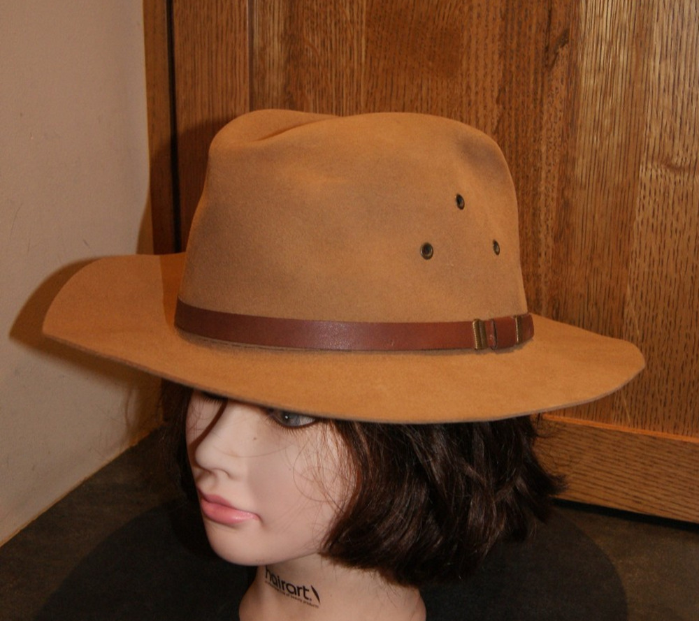 NEW Biltmore Royal Leather Fedora Hat Pecan Brown 7 1/4 Canada Made Long Oval